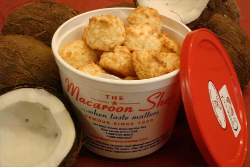 Gourmet Coconut Macaroons 1 lb Tub - Mail-order these delicious macaroons. They are fresh and ready to enjoy!